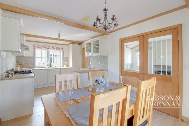 Mobile/park home for sale in Crowsheath Estate, Billericay