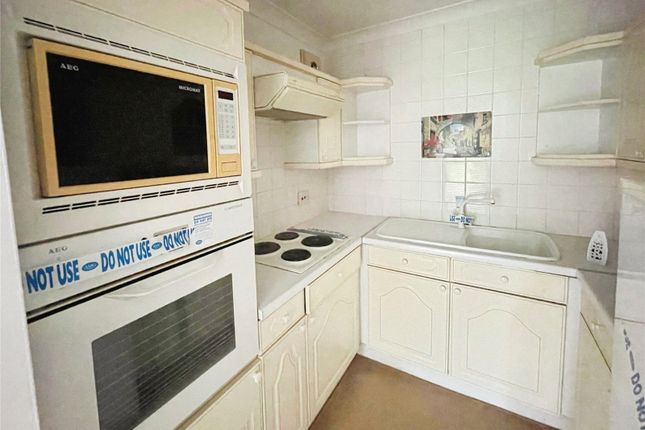 Flat 7, Canterbury Grange, 18, Grove Avenue, Cheshire photo 4
