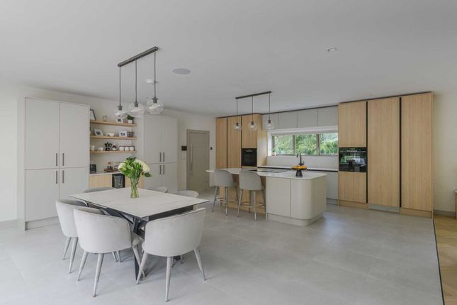 13 Meadowfield Road, Stocksfield photo 2