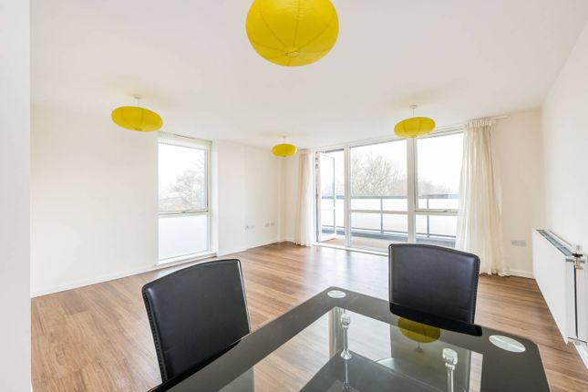 Flat for sale in Acton Gardens, Acton, London