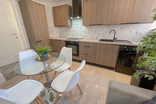 Flat 1, 26 Colquitt Street(3)