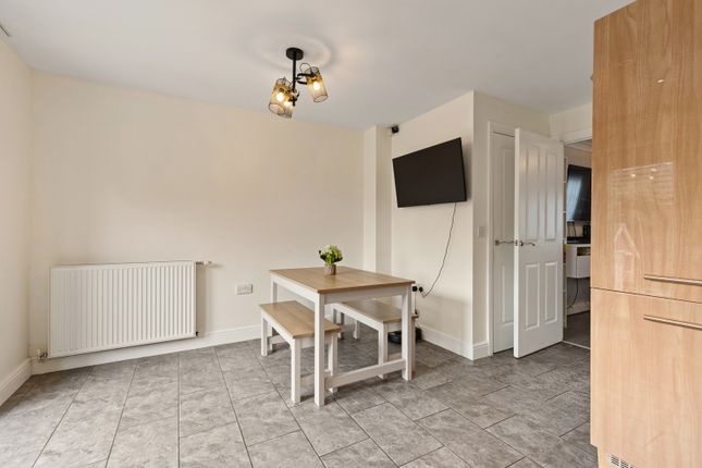 34 Carr House Road, Hyde Park, DN4 5ER photo 4