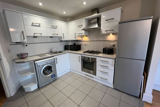 86, Milton Keynes photo 3