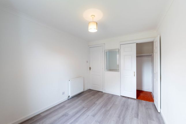22 Laurelbank Court, Livingston photo 4