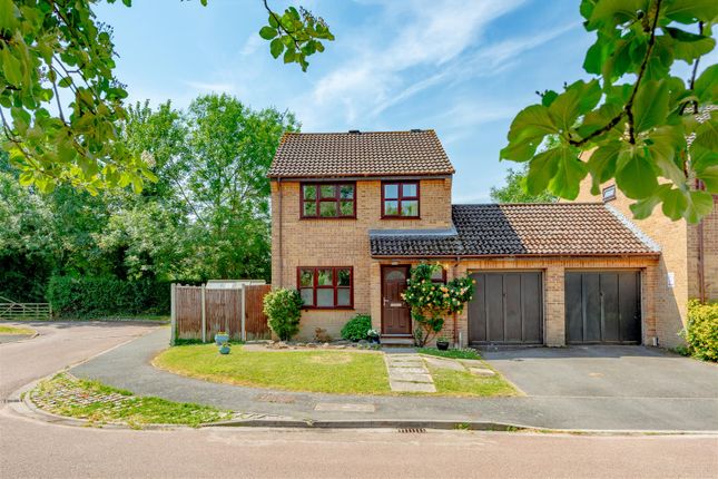 Detached house for sale in Geary Close, Smallfield, Horley