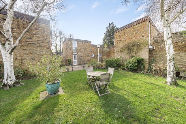 8, Fairacre, New Malden photo 3