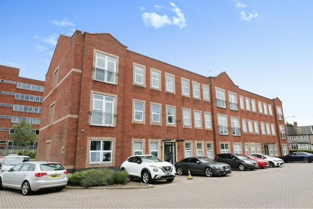 Thumbnail Flat for sale in Woodside Park, Rugby