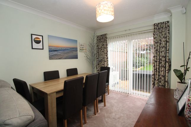 32 Lutyens Drive, Paignton photo 3