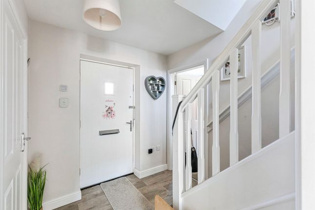 8, Slate Drive, Kettering photo 2