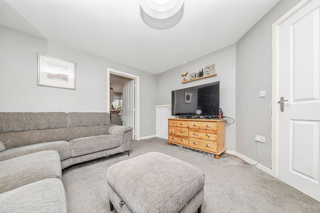 16, Hornbeam Close, Ipswich photo 3