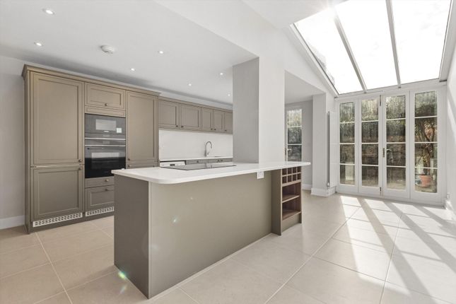 28, Rumbold Road, London photo 2