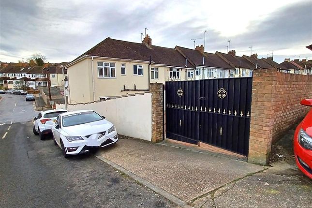 End terrace house for sale in Boundary Road, Chatham