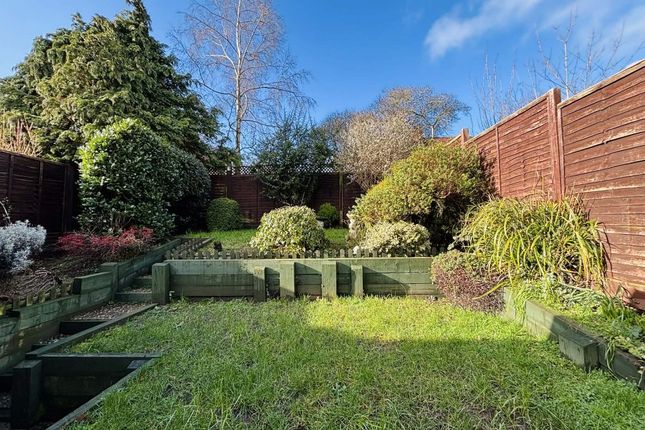 5, HAZEL GROVE, THATCHAM photo 2