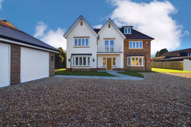 Thumbnail Detached house for sale in Wonford Close, Walton On The Hill, Tadworth