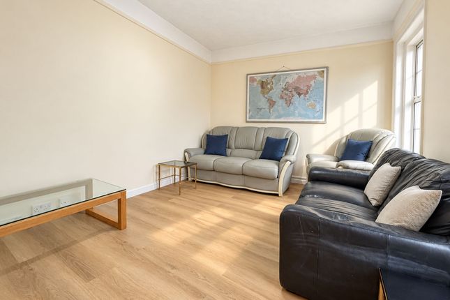 30 Brassey Road, Bournemouth photo 3