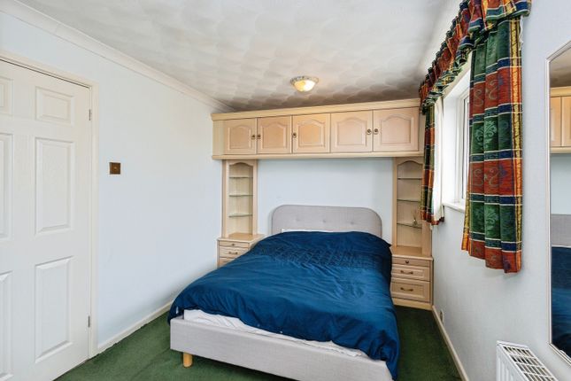 33, Sea Front, Hayling Island photo 5