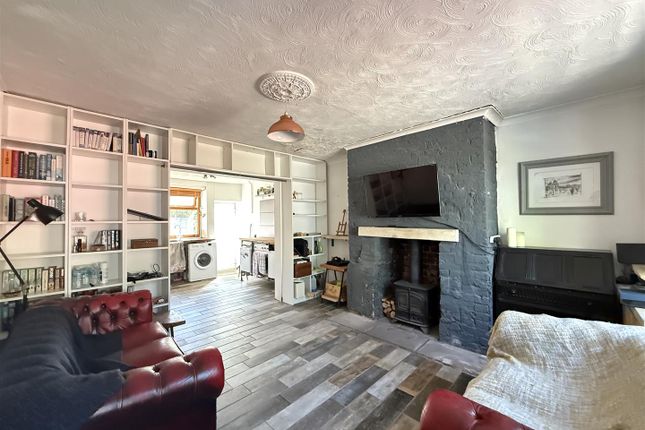 15, Higher Tame Street, Stalybridge photo 2