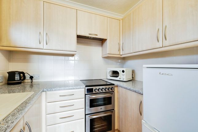 18, Hillyard Court, Wareham photo 4