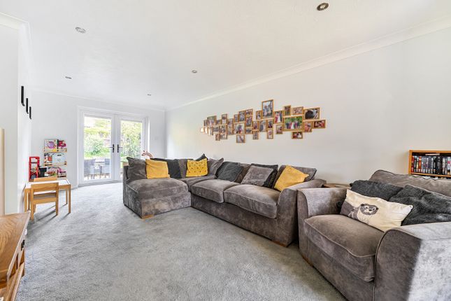 7, Carlyn Drive, Eastleigh photo 4