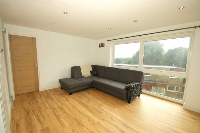 Flat to rent in Gledhow Wood Close, Roundhay, Leeds