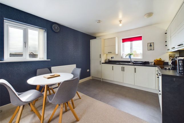 Flat for sale in Prince Regent Avenue, Cheltenham, Gloucestershire