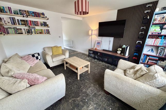 150, Tyn Y Cae, Swansea photo 2