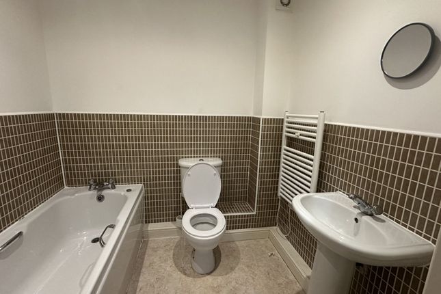 61 Lambwath Hall Court, Hull photo 2