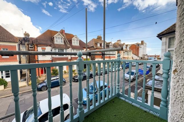 Flat 2, 18, Albany Road, Bexhill-on-Sea photo 4