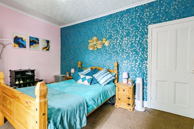 19, Ash Grove, Greater Manchester photo 4