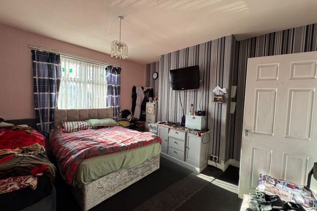 Lilycroft Road, BRADFORD photo 3