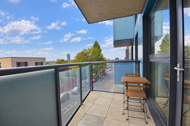 Flat 3 Kestrel House, Parkside Avenue, London photo 4