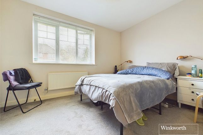 Flat for sale in Ashdene Gardens, Reading