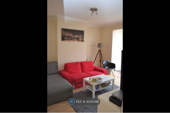 Dalmeny Avenue, London photo 2