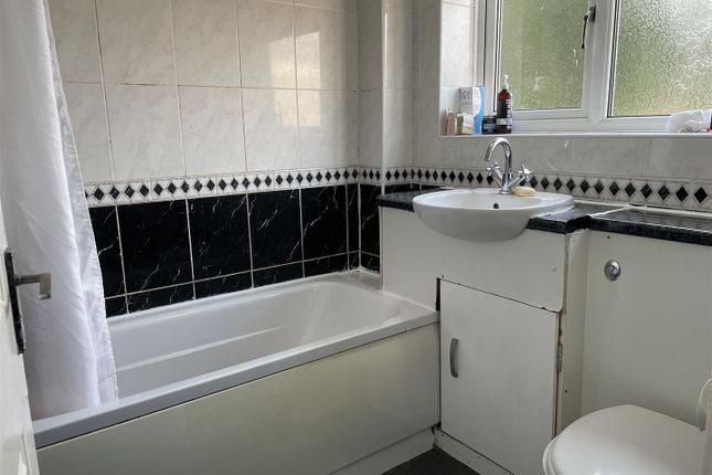 Bathroom.Jpeg