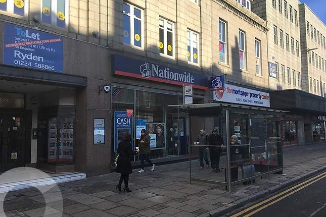 Retail premises to let in Union Street, Aberdeen
