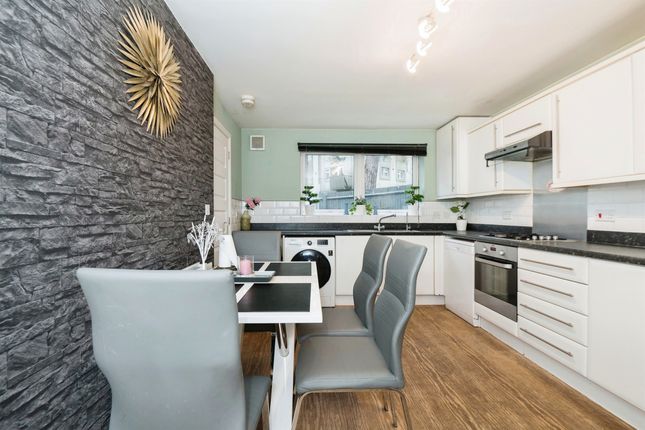 End terrace house for sale in Tatwin Crescent, Southampton