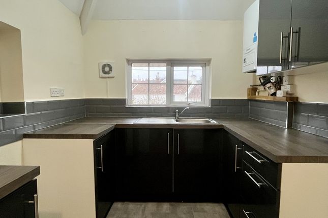 Flat 3, 72 The Lynch, Winscombe photo 4