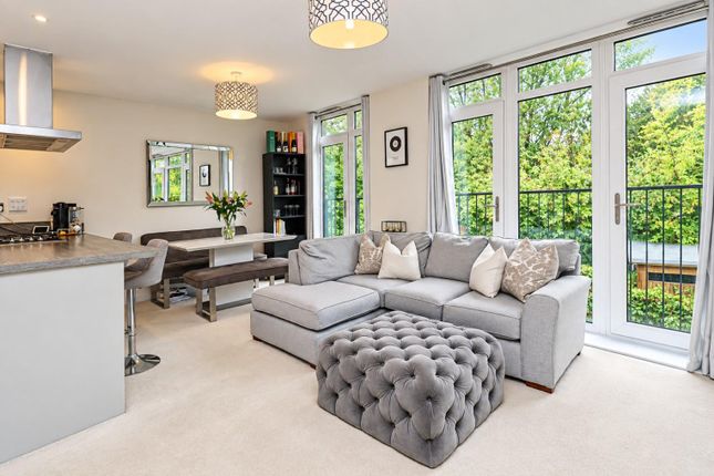 Flat 7, Itchel Court, Rye Common Lane, Farnham photo 4