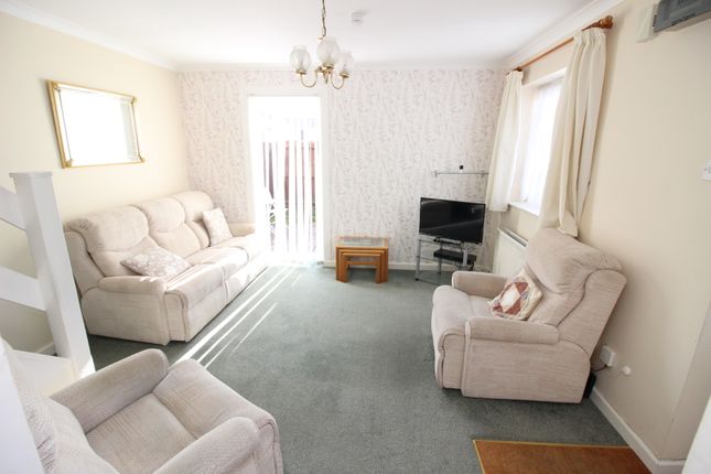 20, Cotswold Way, Worcester Park photo 2