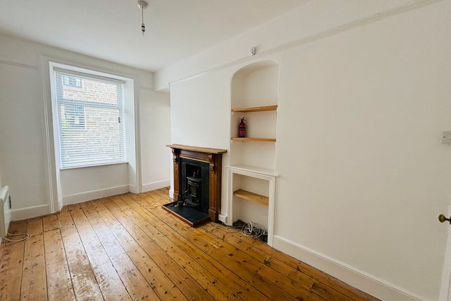 Flat 2, 75, St. James Street, Penzance photo 2