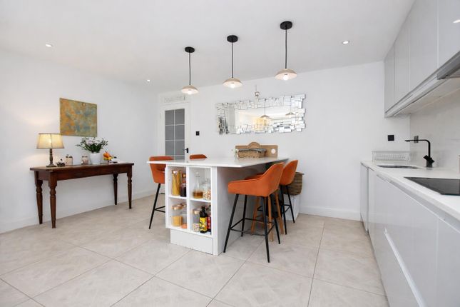 24, Percheron Road, Borehamwood photo 4