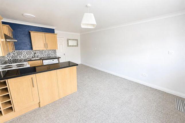 11, Gainsborough Road, Corby photo 4