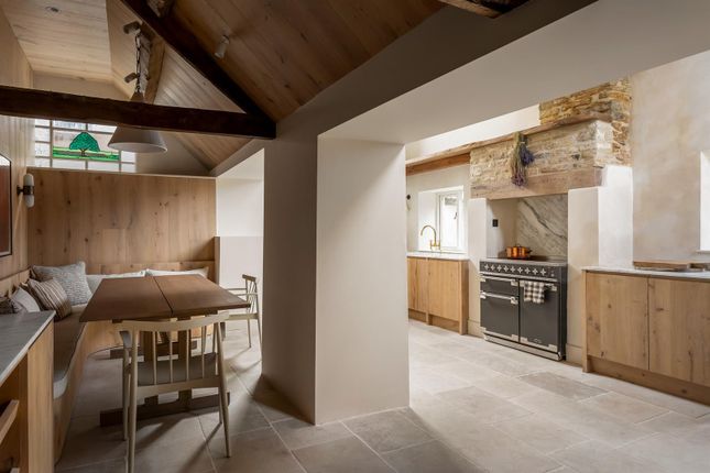 Long Cottage, Court Close, Cheltenham photo 2