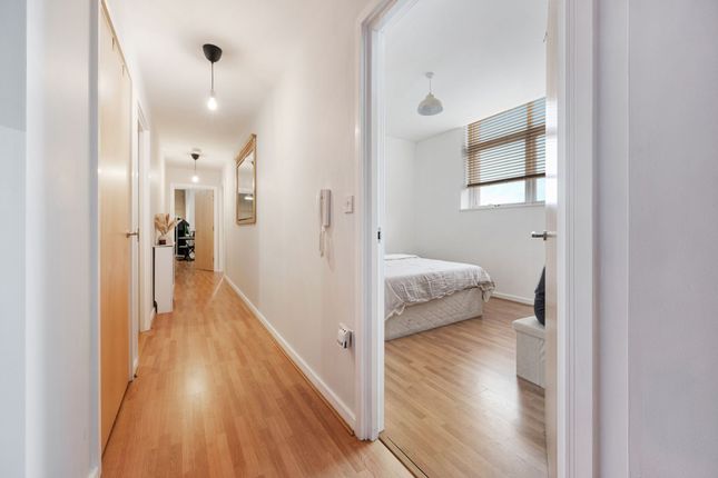 Apt 235, Holden Mill Blackburn Road, Bolton photo 4