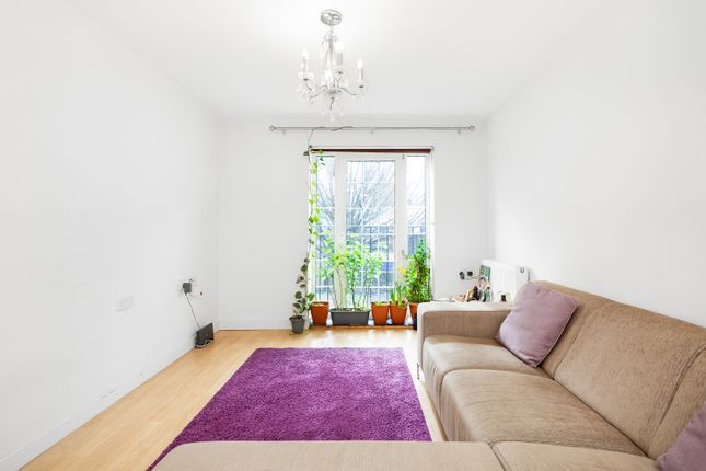 Flat for sale in Addiscombe Road, Croydon
