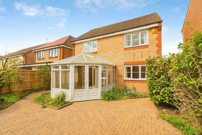 10, Hinds Way, Aylesbury photo 2