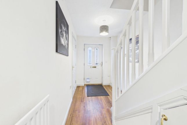 17, Whitestone Drive, Keighley photo 3