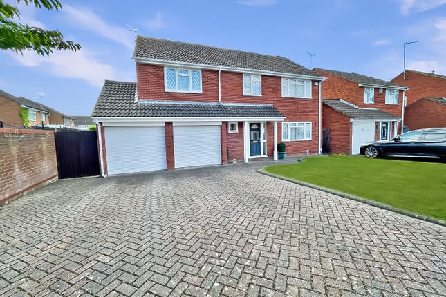 5-bed house on 18, Blakeney Drive, Luton, £590,000