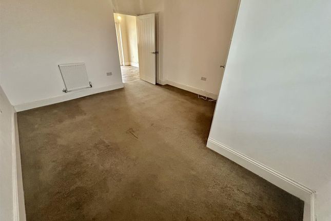 2, Rhes Brickyard Row, Llanelli photo 4