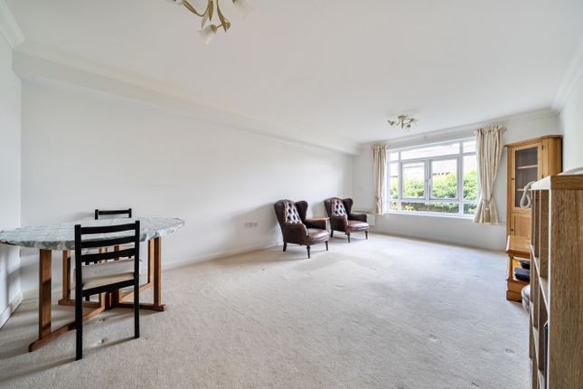 Flat 9, Butlers Place,, Portsmouth Road, Godalming photo 2